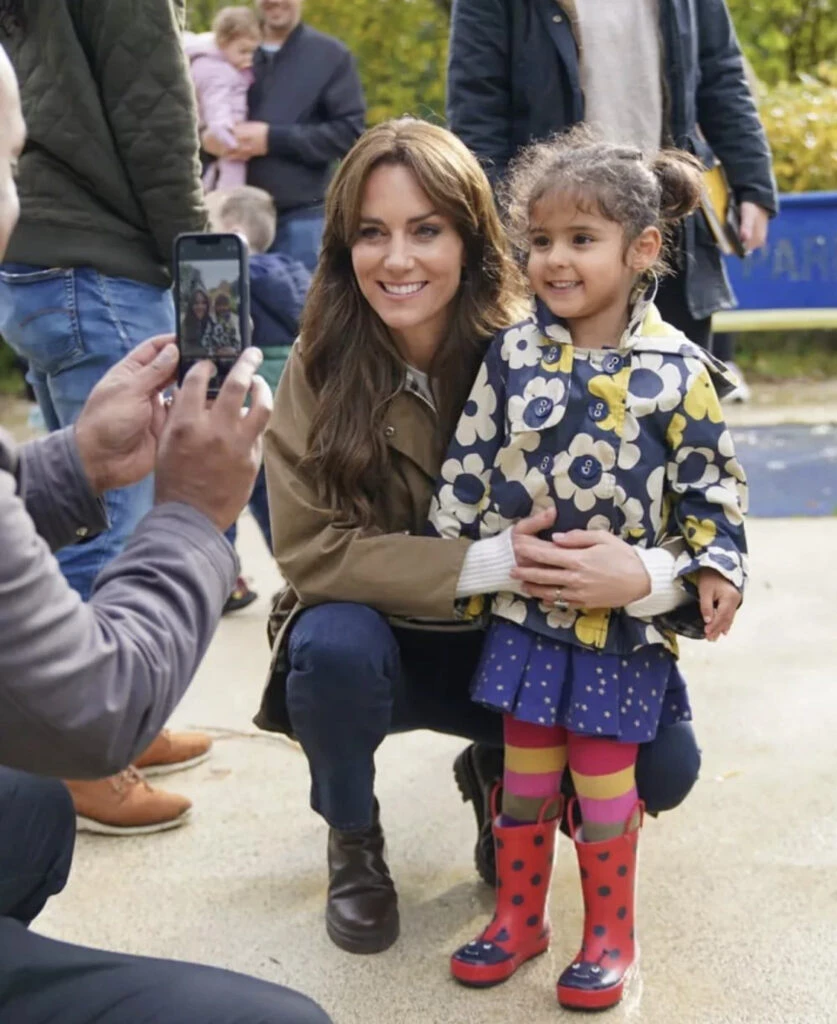 Así es el look casual de Kate Middleton. Foto: Instagram. 