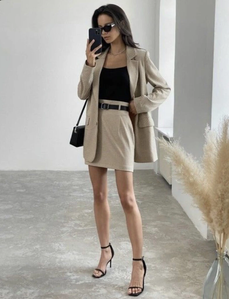 Así se usan los trajes esta primavera 2023. Foto: Pinterest. 