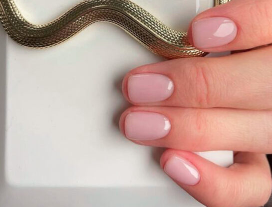6 ideas de uñas minimalistas, una tenencia que llegó para quedarse