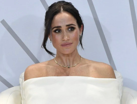 Meghan Markle nos adelanta con su último look que la sastrería se mantiene vigente