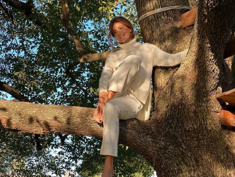 Juliana Awada mostró cuál es su árbol favorito para llenar de flores el jardín