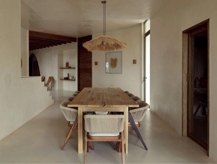 Una casa amplia y abierta con una exquisita decoración mediterránea