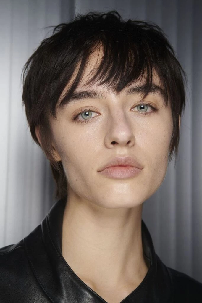 El flequillo que favorece, va con cualquier corte y es tendencia 2024