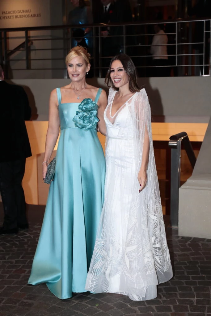 El look de novia de Pampita en la gala de Valeria