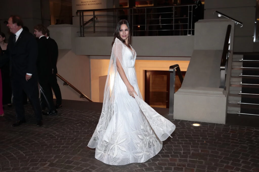 El look de novia de Pampita en la gala de Valeria