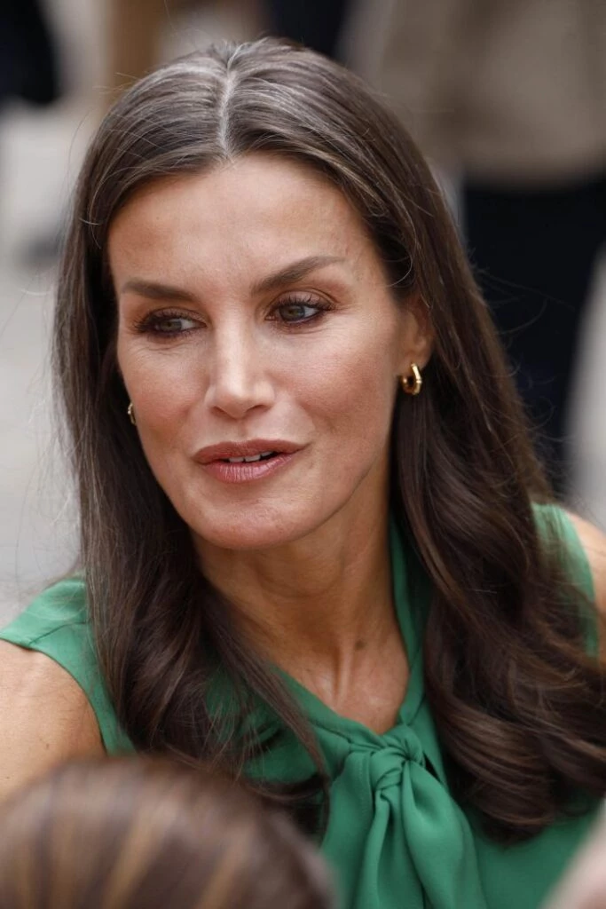 Esta es la coloración que más rejuvenece disimula las canas y no maltrata el pelo