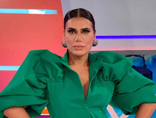 El look súper chic de Flor de la V con el color tendencia del verano 2024