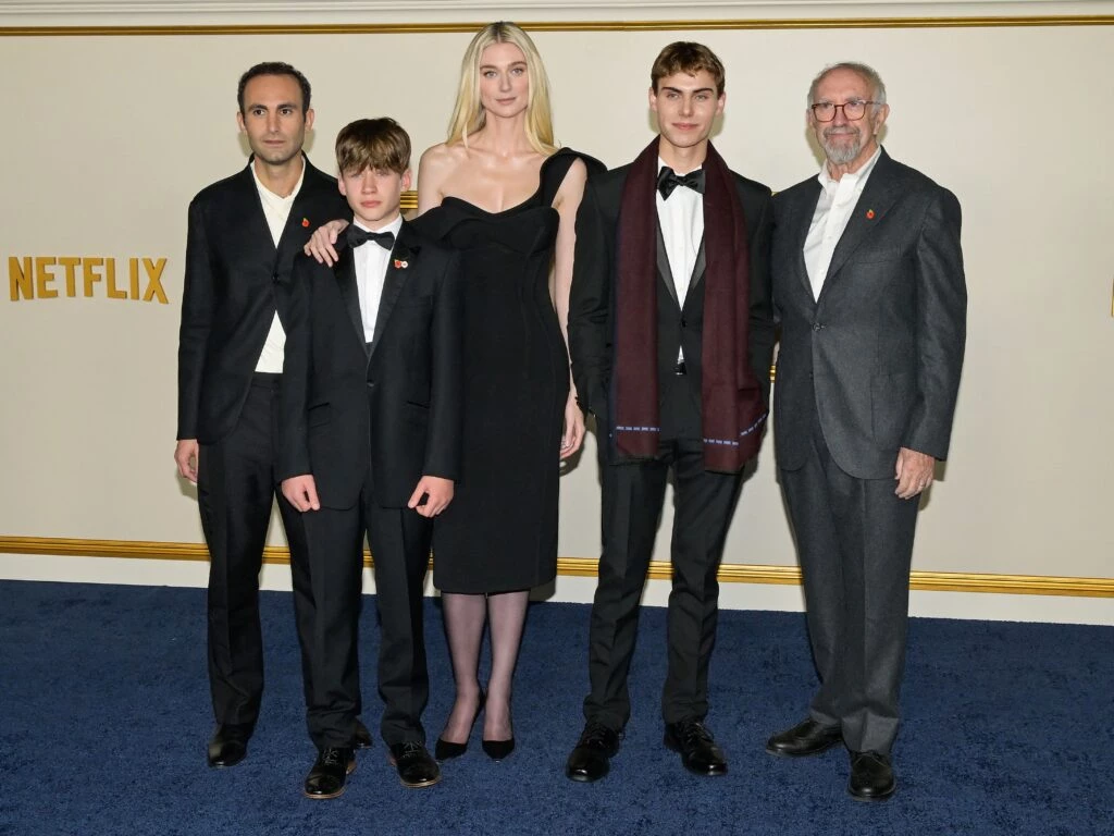 de Elizabeth Debicki a Meg Bellamy, los mejores looks en la premiere de la temporada final de The Crown