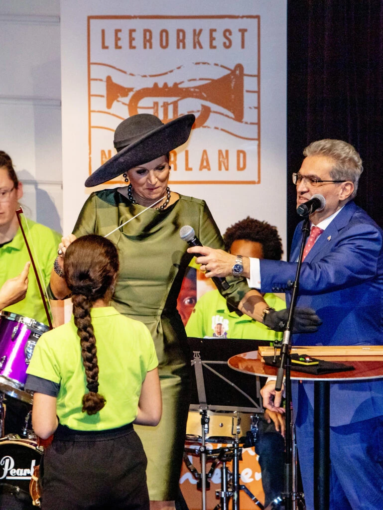 Máxima apostó por el abrigo más trendy del próximo otoño 2024. Fotonoticias.