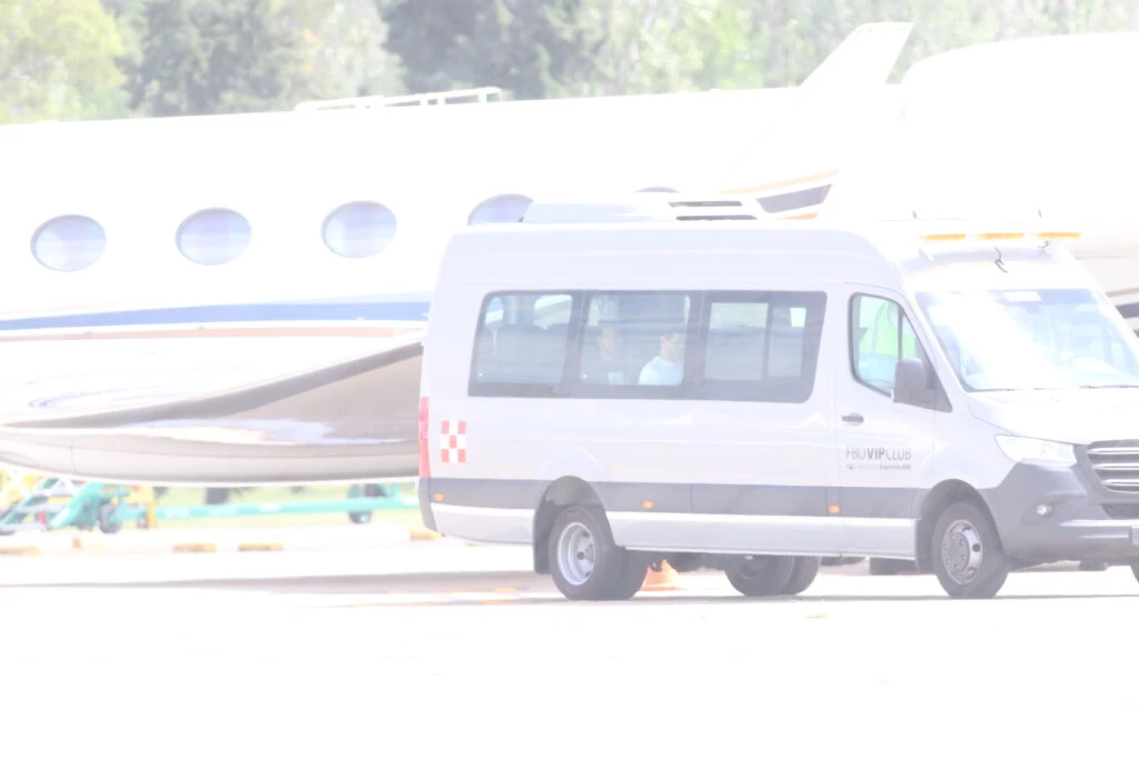 Lionel Messi llegó a la Argentina: el look del capitán de la selección argentina.