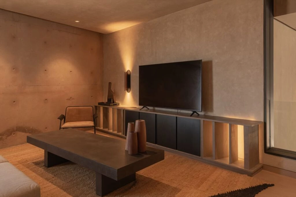 La pureza de los materiales, elegantes, simples y cálidos, seña particular de Luisa Yanzón.