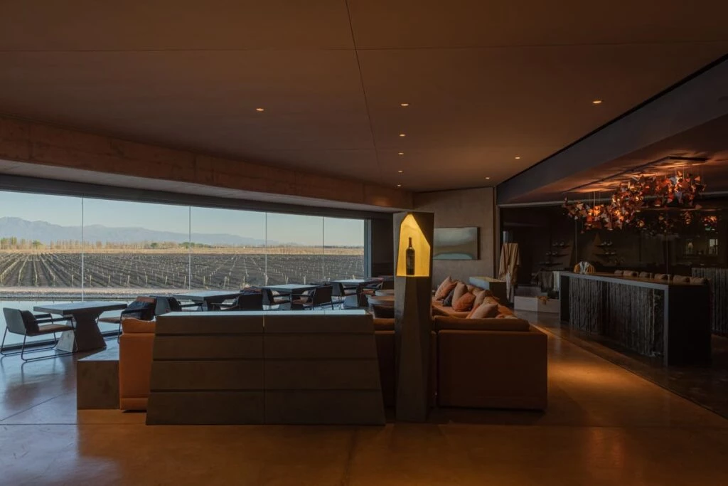 La 19ª edición de los premios Íconos del Diseño 2023 destacó el proyecto de Luisa Yanzón, en la categoría Diseño Interior Corporativo.