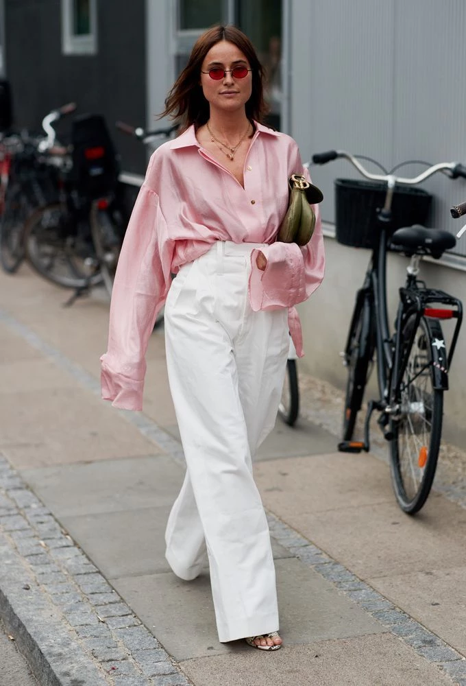 Looks para la semana con una camisa, la prenda comodín de la primavera