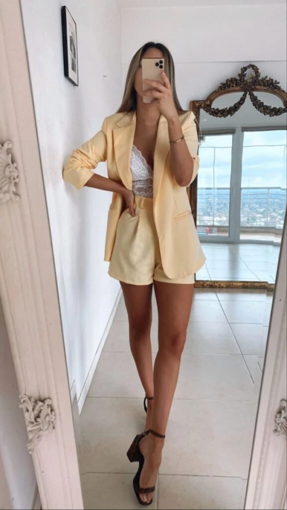 Neumann y el truco de estilismo para adaptar un outfit sastrero a un look de noche