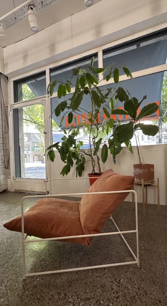 Planta Fábrica está en Espinosa 1638, Ciudad de Buenos Aires. 