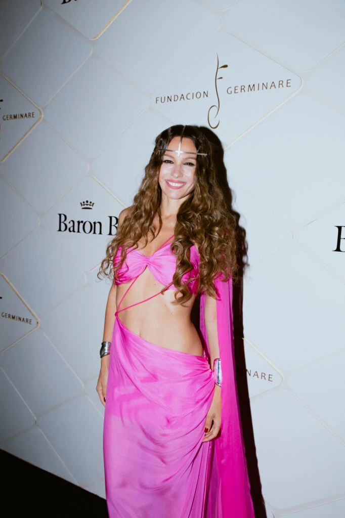 Pampita apostó a un look "mil y una noches" y causó sensación. Foto: RS.