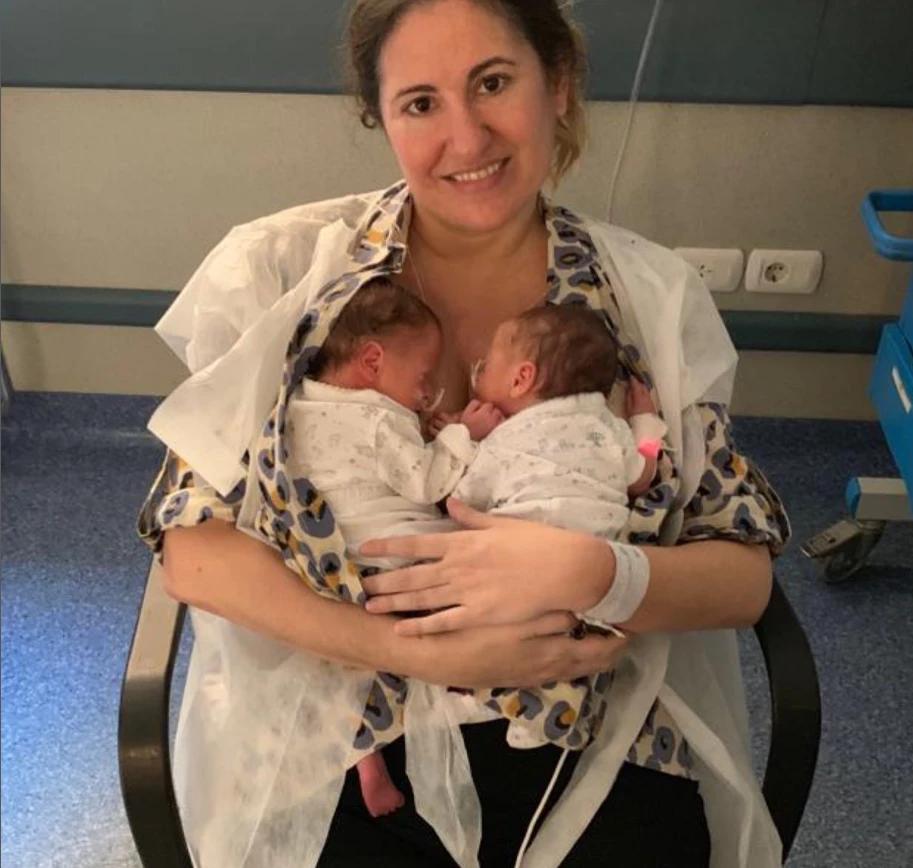 Perdió 4 embarazos, adoptó 3 hijos y quedó embarazada de mellizos a los 40 la resiliente historia de Eugenia Cabó