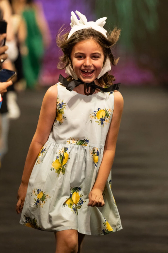 Serena Rodriguez Larreta disfrutando su pasada para Little Akiabara en Alcorta Edition 2023