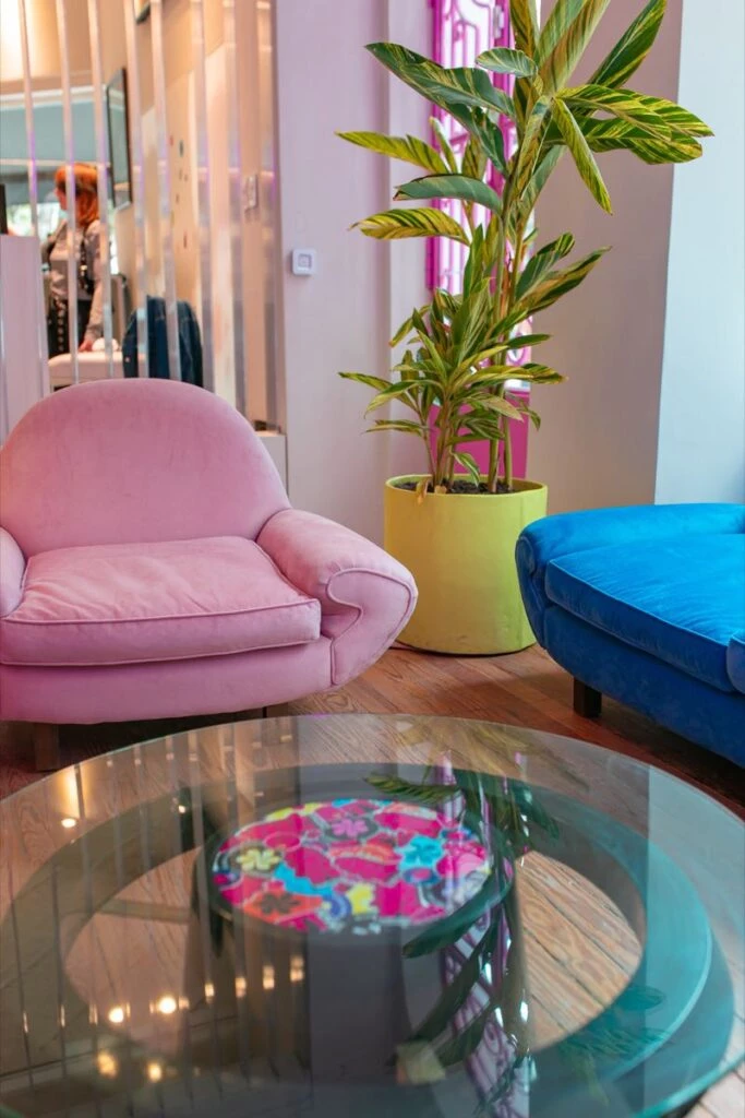 La decoración, a todo color y con mucha onda y estilo propio. 