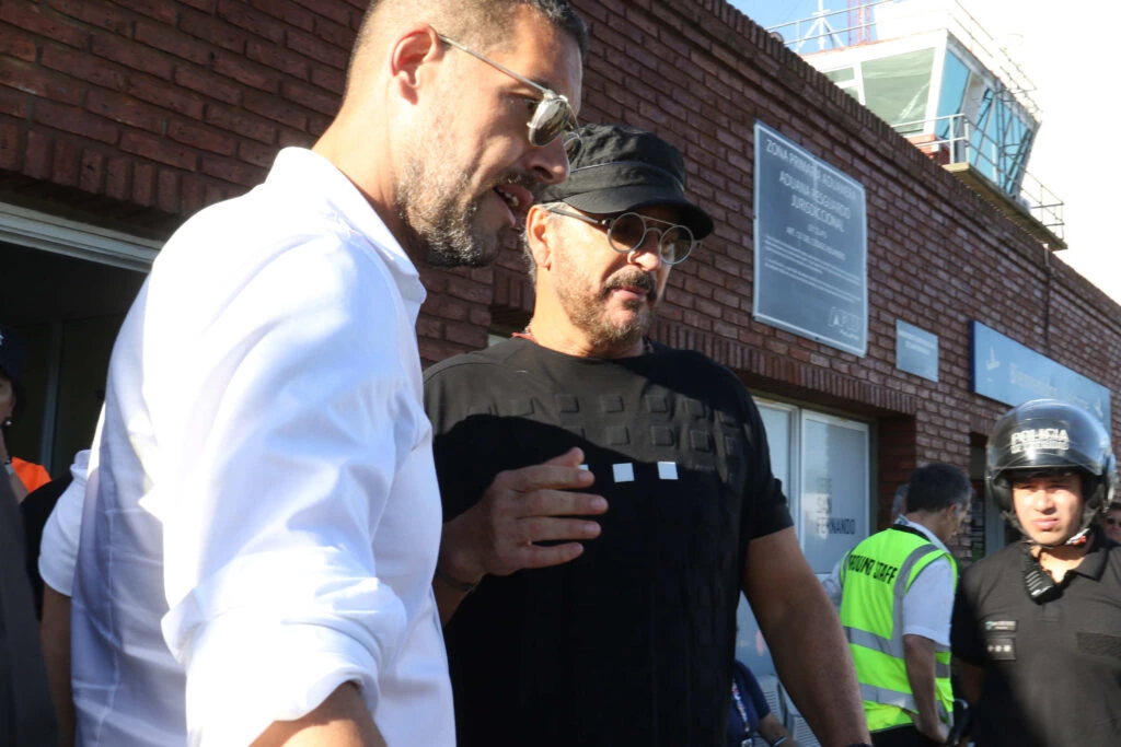 La llegada de Ricardo Arjona a Buenos Aires. Foto: RS Fotos