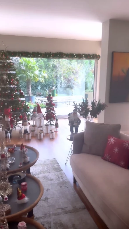 Wanda Nara mostró la deco navideña de su casa de Estambul