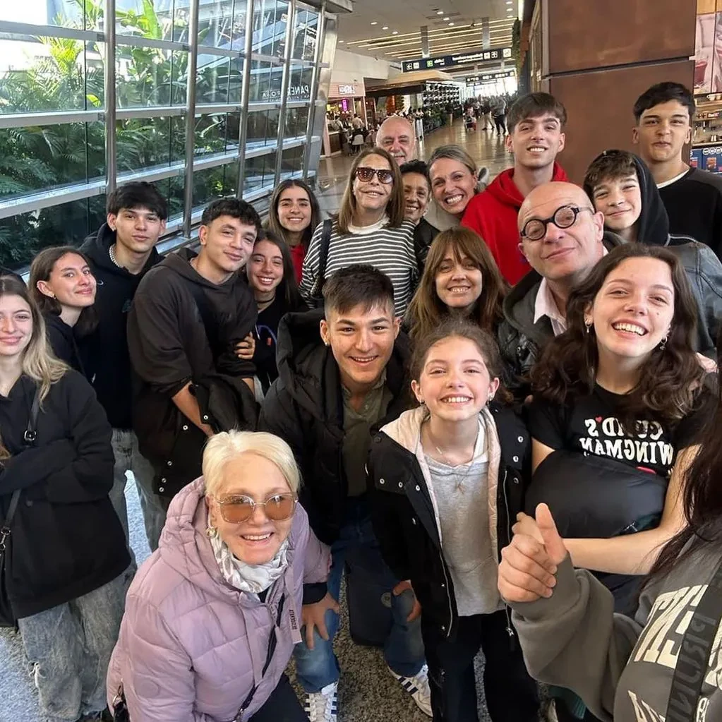 Santino, el hijo de Denise Dumas se fue a Nueva Zelanda.