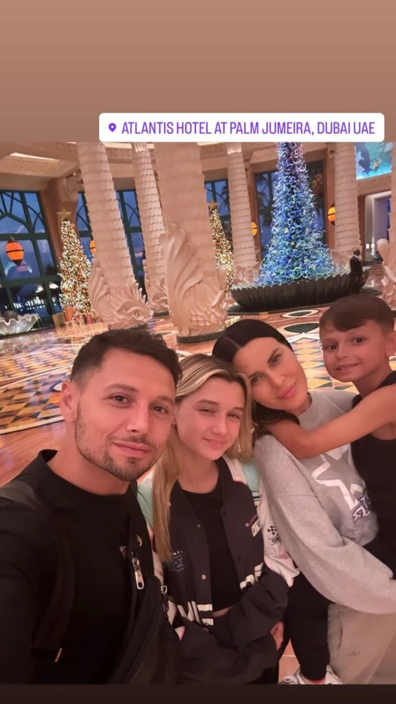 Las fotos de las vacaciones en Dubai de Natalie Weber y Mauro Zárate con sus hijos