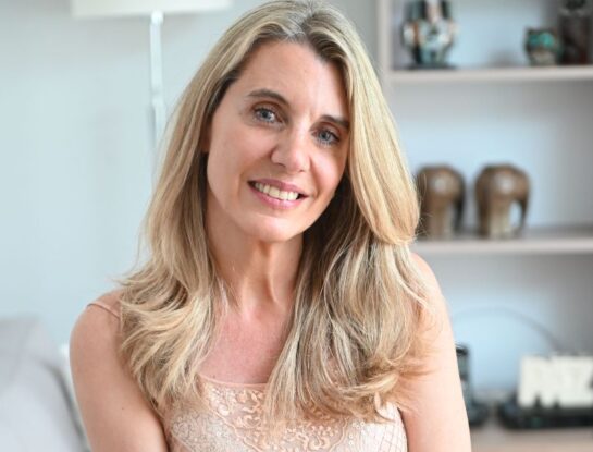 La historia de superación de Alejandra Lanfranqui, una abogada devenida en escritora: "No hay nada más lindo que generar puentes"