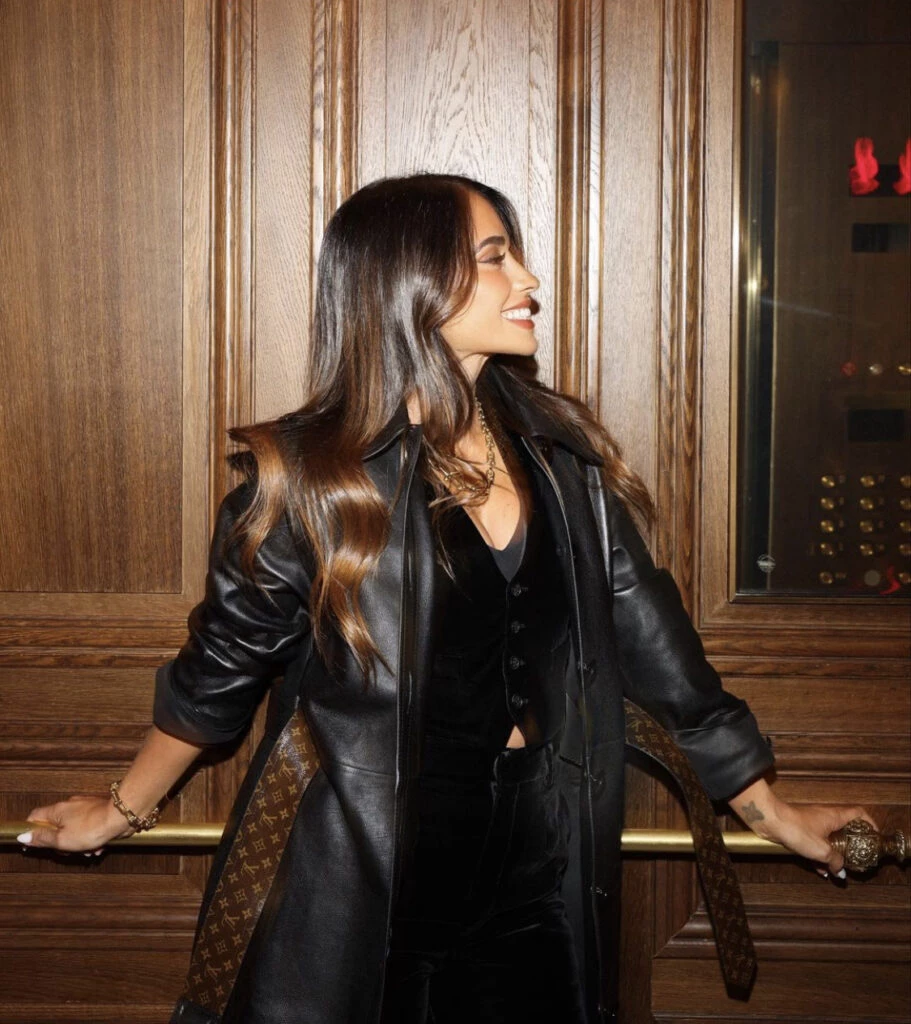 Antonela Roccuzzo nos adelanta el tapado más trendy del próximo otoño invierno 2024. Foto: Instagram. 