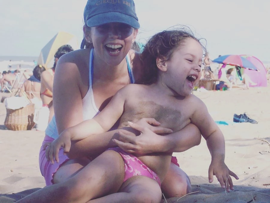 Así está Camille, la hija de Cristian Sancho y Valeria Britos