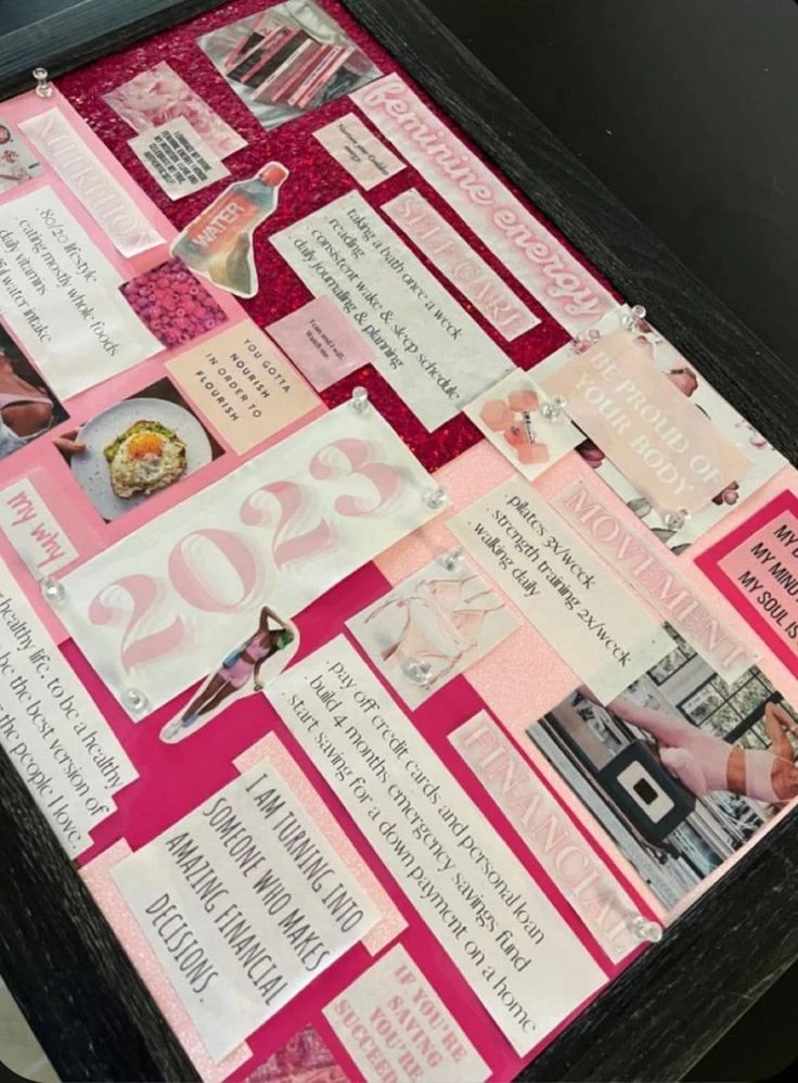 Qué es y cómo se hace el vision board para coneguir tus metas en 2024