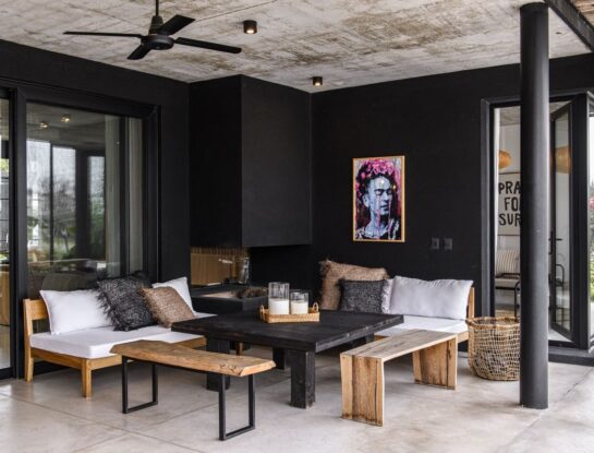 Una casa moderna y elegante “en total black”