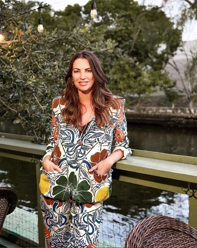 Qué es de la vida de Déborah de Corral, la modelo de los 90 que hoy se dedica a la música y a la cocina