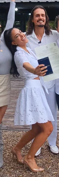 El look de Celeste Muriega en su casamiento por civil. Foto RS Fotos. 
