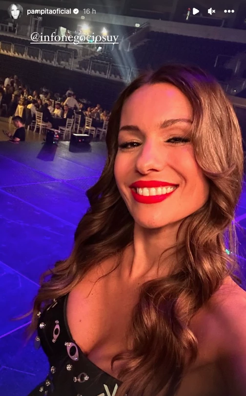 Pampita con look de Jorge Rey