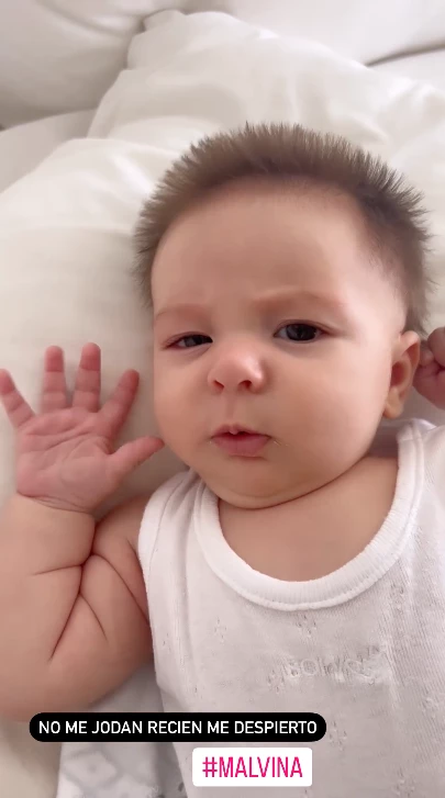 Malvina, la nieta de JImena Monteverde, enojada tras despertarse de la siesta.