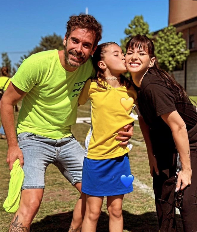 Nico Cabré y la China Suárez con Rufina