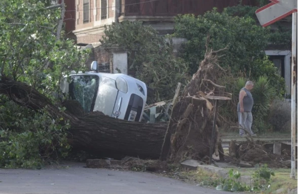 Imágenes del destrozo del temporal en Bahía Blanca.