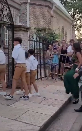 Antonela llevó un look de Joti Harriague al casamiento de su hermana