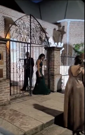 Antonela llevó un look de Joti Harriague al casamiento de su hermana