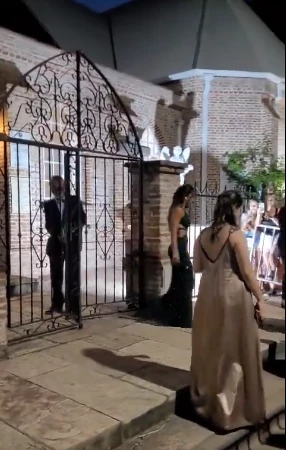 Antonela llevó un look de Joti Harriague al casamiento de su hermana