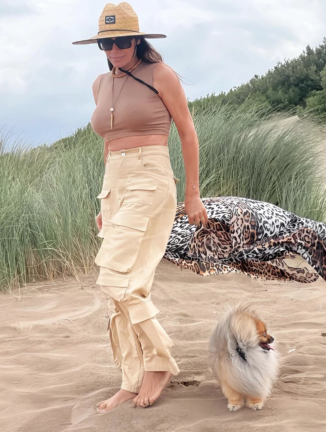 El look fashionista de Flor de la V para llegar a la playa