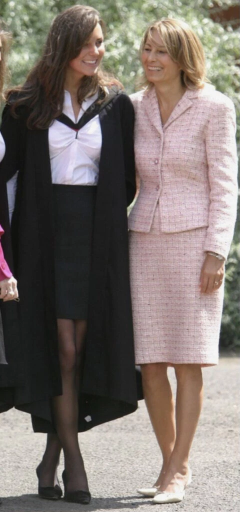 Carol y Kate Middleton. Foto: Pinterest. 