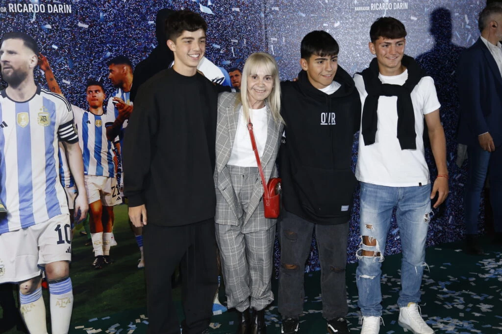 Claudia Villafañe fue a la presentación de “Elijo Creer” y marcó tendencia con su outfit. Foto: RS Fotos. 