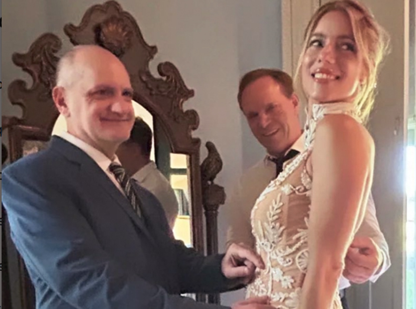 Laurencio Adot reveló el truco "pro embarazo" que usó en el vestido de Nicole Neumann