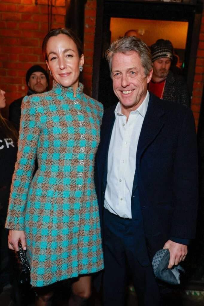 Hugh Grant y Anna Elisabet Eberstein