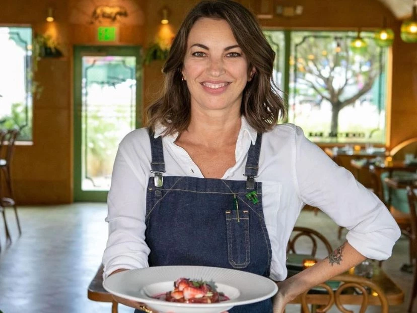 Qué es de la vida de Déborah de Corral, la modelo de los 90 que hoy se dedica a la música y a la cocina foto: ig