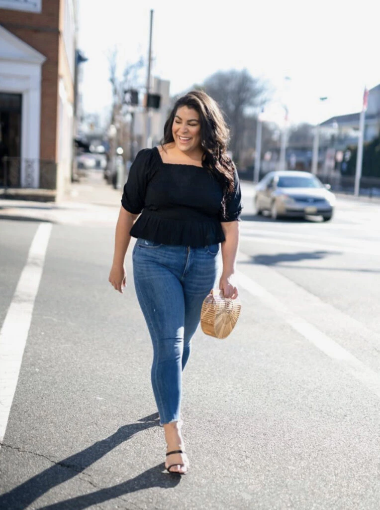 Estos son los jeans más trendy de la primavera 23. Foto: Pinterest.