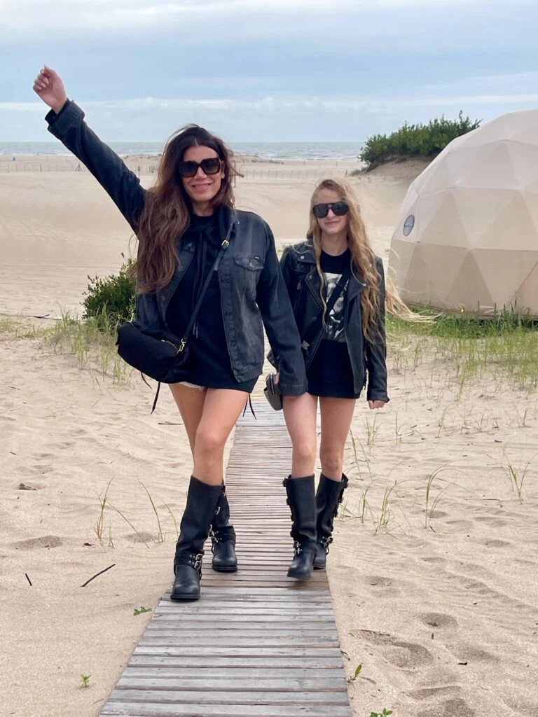 Flor de la V y su hija Isabella Goycochea