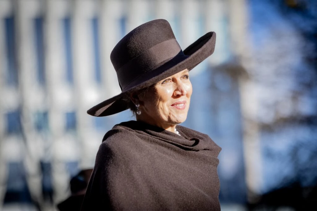 Máxima muestra cómo llevar con elegancia el color más resistido por los estilistas de moda